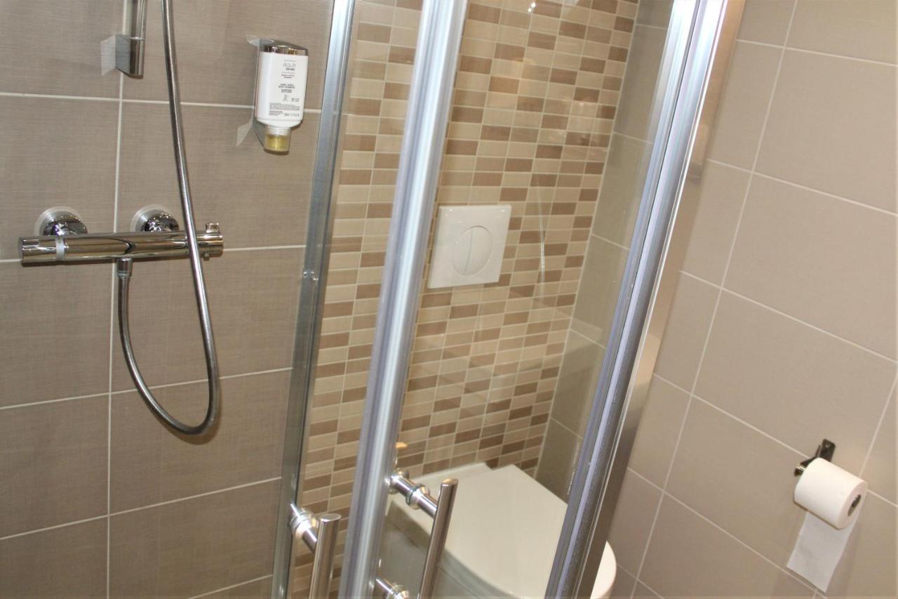 Royal Hotel Angers Luaran gambar