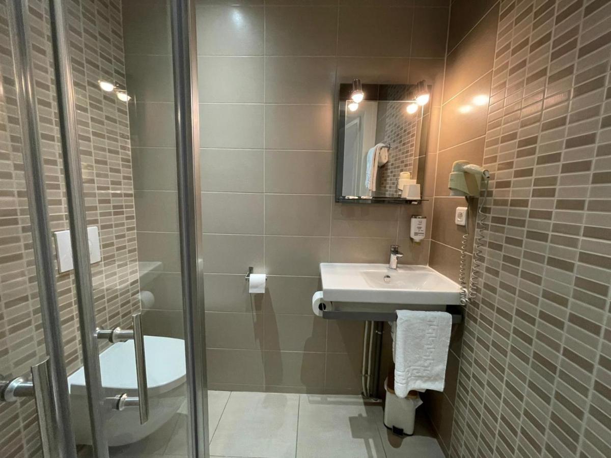 Royal Hotel Angers Luaran gambar
