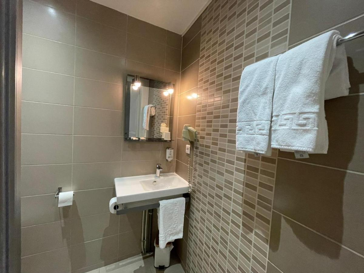 Royal Hotel Angers Luaran gambar