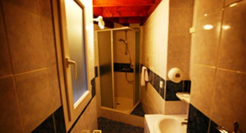 Royal Hotel Angers Luaran gambar